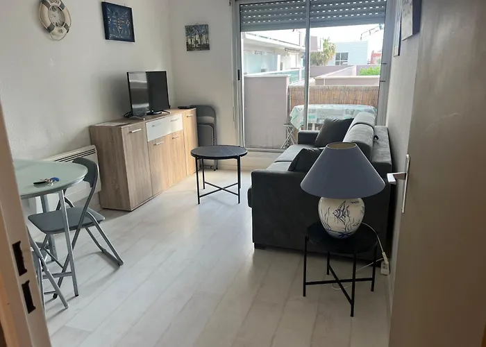 Apartment 4 Personnes A 50m Du Port Et 100m De La *